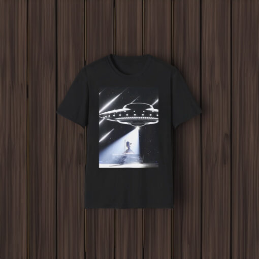 Taylor Swift’s Alien Abduction T-Shirts